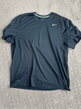 Men’s black XXL short sleeve dry fit T-shirt by Nike
